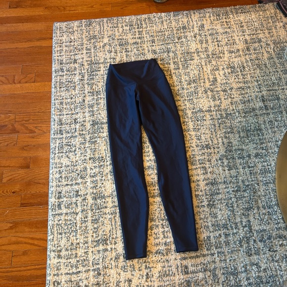 Alo Yoga Airlift Navy Leggings XS - Picture 2 of 3